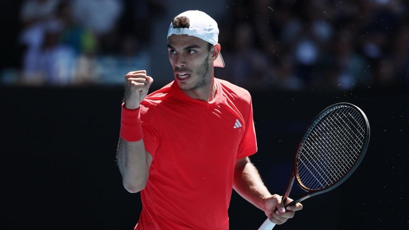 Cerúndolo, de 26 años, avanza en el Masters 1.000 de Indian Wells (Estados Unidos).