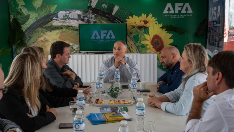 Autoridades de AFA reuniones con funcionarios provinciales en Expoagro