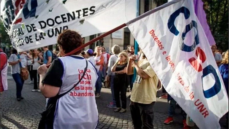 Además de las dos jornadas de paro habrá un debate en el cruce de peatonales.