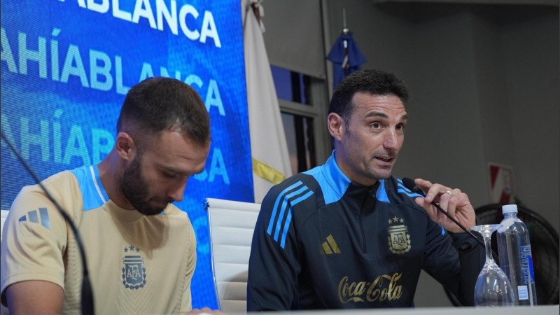 Lionel Scaloni, técnico de Argentina, fue el encargado de anunciar el amistoso a beneficio de Bahía Blanca.