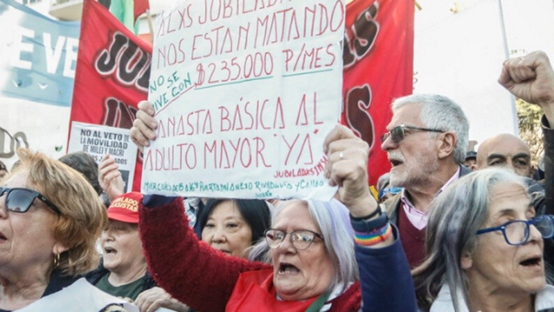 Los firmantes solicitan garantías del derecho a la libertad de expresión contemplado en la Constitución Nacional.