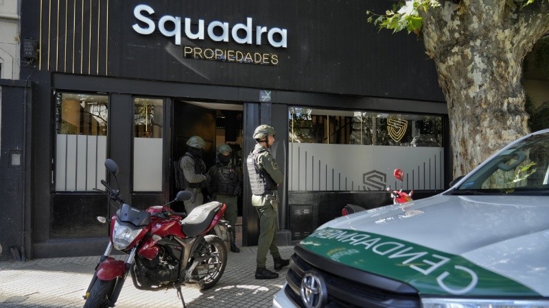 Gendarmería en Oroño al 100 bis.