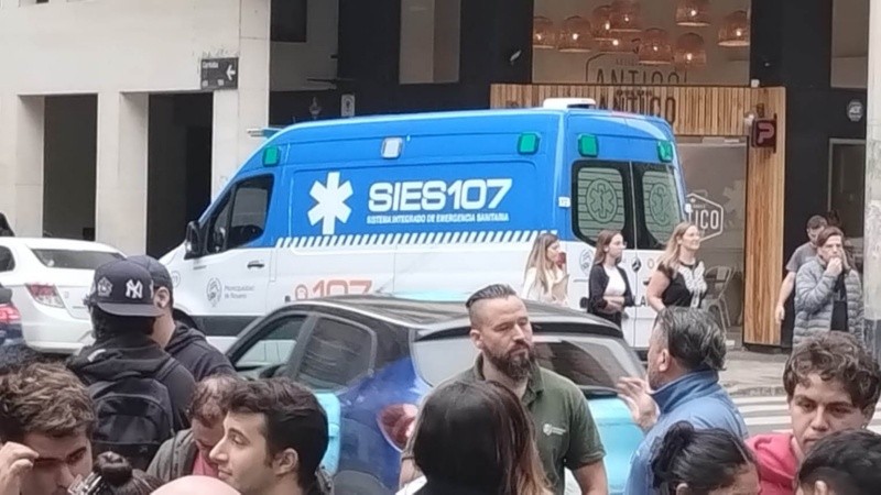 Javkin denunciará ante la Justicia el uso de las ambulancias en la manifestación.