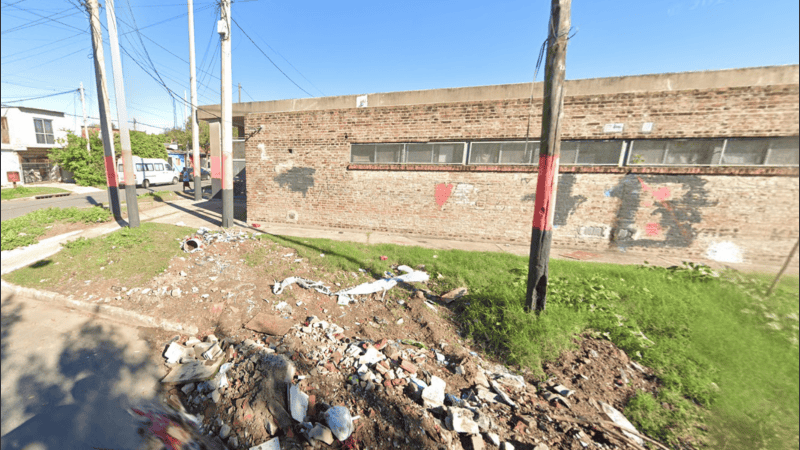 Por calle Pueyrredón, frente al centro de salud, los agentes encontraron una vaina servida.