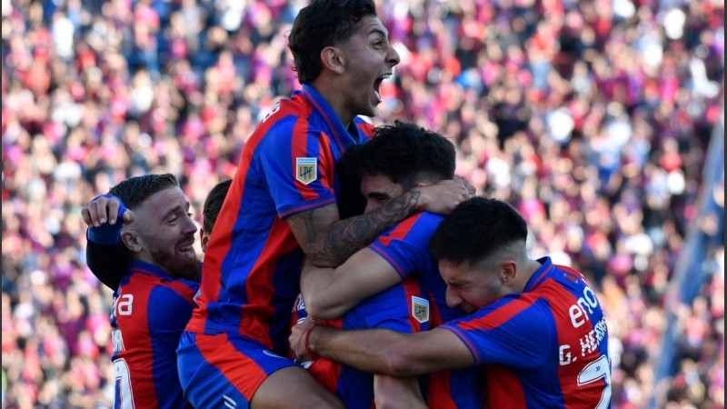 El Ciclón logró una victoria agónica para meterse entre los ocho mejores del torneo.