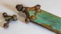 Descubren espada antigua con esvásticas de más de 2.300 años de antigüedad