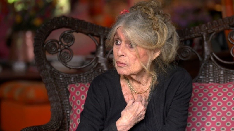  Bardot dio una entrevista a la TV francesa.