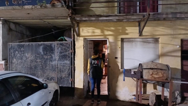 El allanamiento se desarrolló este martes en la zona norte de Rosario.