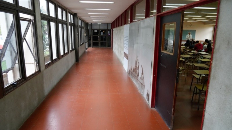 Los profesores universitarios reclaman aumento salarial al gobierno nacional.