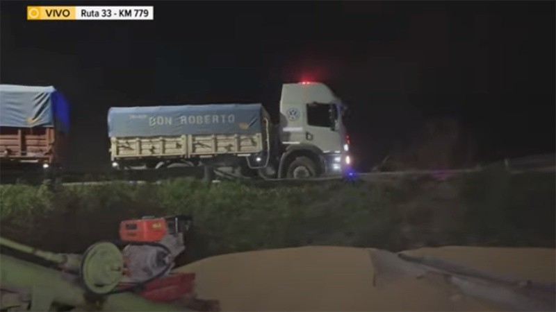 Camioneros se quejan por el estado de las rutas.