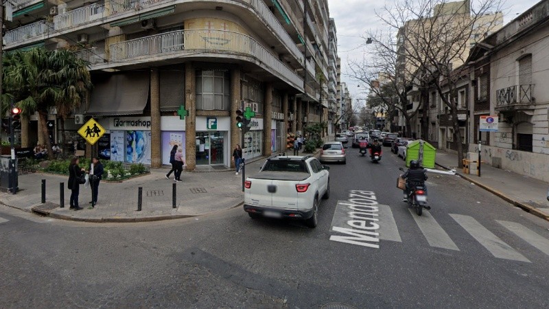 El local está en la esquina de Mendoza y Oroño.