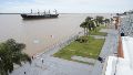 Las fuertes lluvias provocaron un importante socavón en el muelle de la Fluvial: las imágenes