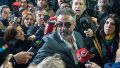 Video: agredieron al neurocirujano Leopoldo Luque en la previa del juicio por la muerte de Diego Maradona