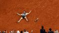 Carlos Alcaraz superó a Jannik Sinner y se quedó con la final más larga en la historia de Roland Garros