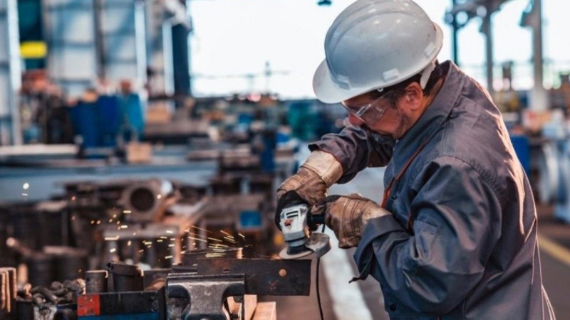 Construcción e industria se anotaron datos positivos en abril y registraron sus mayores subas.