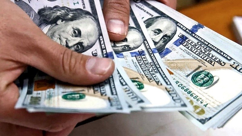 El dólar blue subió 30 pesos.