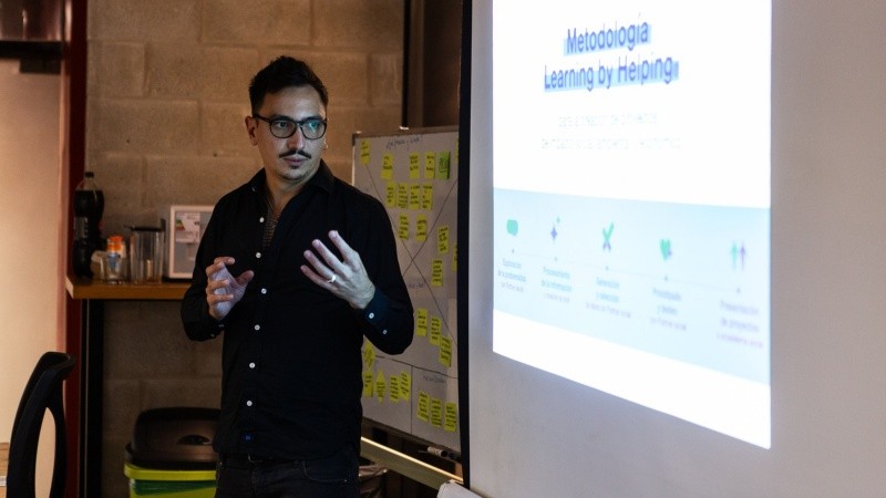  Tomy Megna, director ejecutivo de Learning by Helping