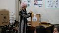 Pocos y abrigados: así transcurrieron las elecciones en Rosario, en imágenes