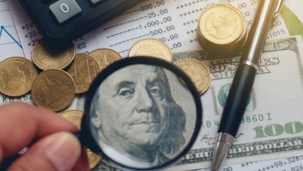 Las tasas implícitas en los bonos CER y dollar-linked muestran también un cambio de humor.