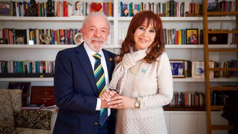 Cristina recibió a CFK en su departamento este jueves al mediodía