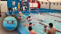 "Tiburones con patas de rana", un proyecto rosarino "sin límites" que enseña natación a personas con discapacidad