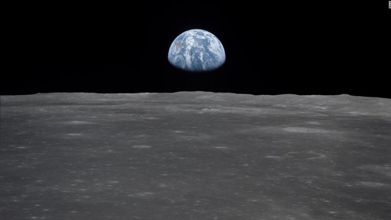 Los objetos que colisionan con la Luna liberan una lluvia de material.
