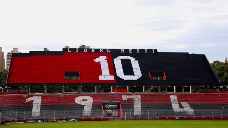 La tribuna superior del Palomar tendrá hinchas rojinegros el domingo que viene.