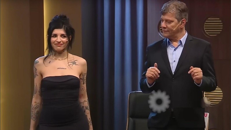 Cazzu le enseñó a perrear a Mario Pergolini.