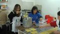 Voluntarios cocinan y reparten comida a familias de zona sur