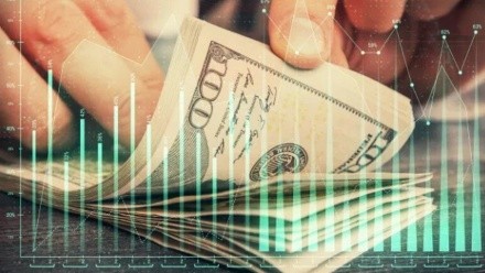 El gobierno quiere mantener el dólar oficial a raya, en torno a los 1.300.