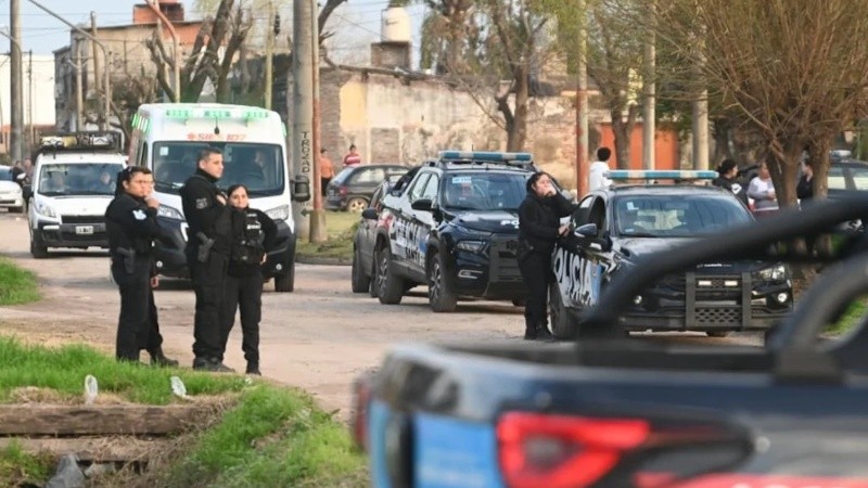 Fuerte operativo policial en una vivienda de Santa Fe