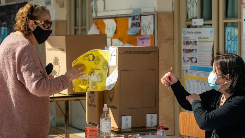 COMICIOS GENTE VOTANDO VOTACION ELECCIONES LEGISLATIVAS 2021 PASO PRIMARIAS ABIERTAS SIMULTANEAS OBLIGATORIASFOTO ANDRES MACERA COMICIOS GENTE VOTANDO VOTACION ELECCIONES LEGISLATIVAS 2021 PASO PRIMARIAS ABIERTAS SIMULTANEAS OBLIGATORIASFOTO ANDRES MACERA